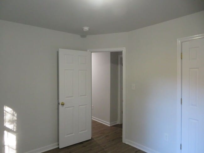 Building Photo - Dinwiddie VA