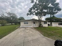 Building Photo - 1601 Lakeview Ct