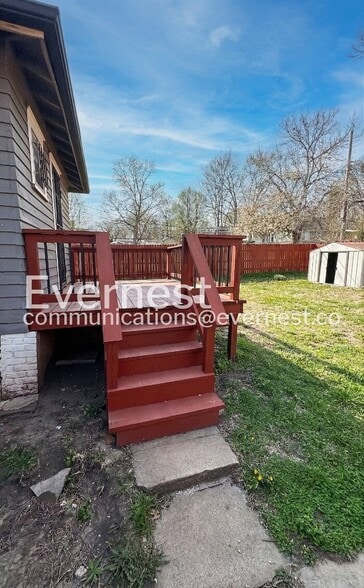 Building Photo - 2242 E 70th St