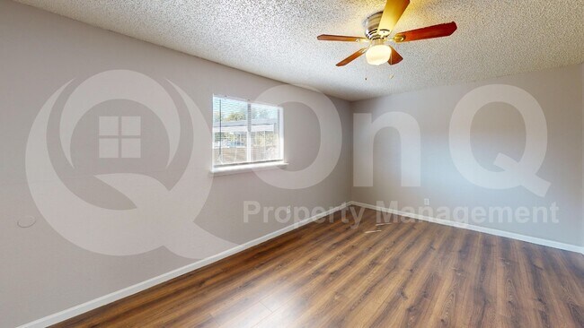 Building Photo - 722 Prairie Creek Dr