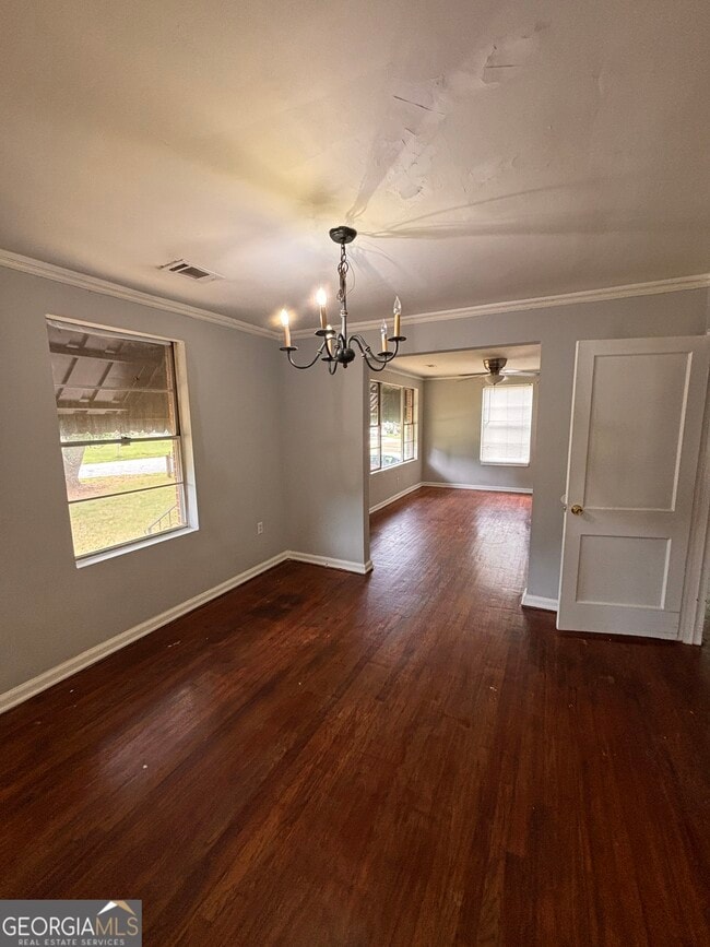 Building Photo - 1960 Willa Dr