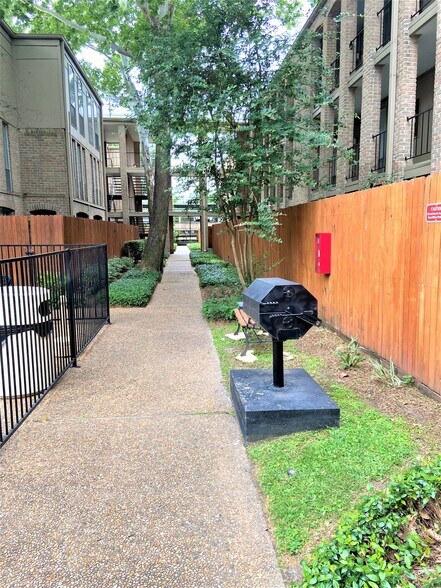 Building Photo - 4643 Wild Indigo St