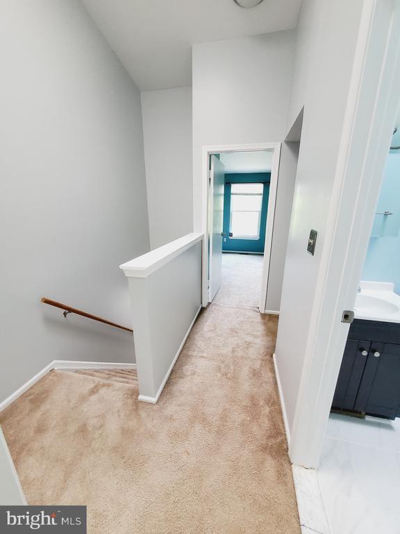 Building Photo - 19 Island Run Ct