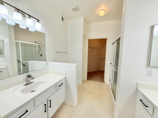 Building Photo - 9455 E Raintree Dr