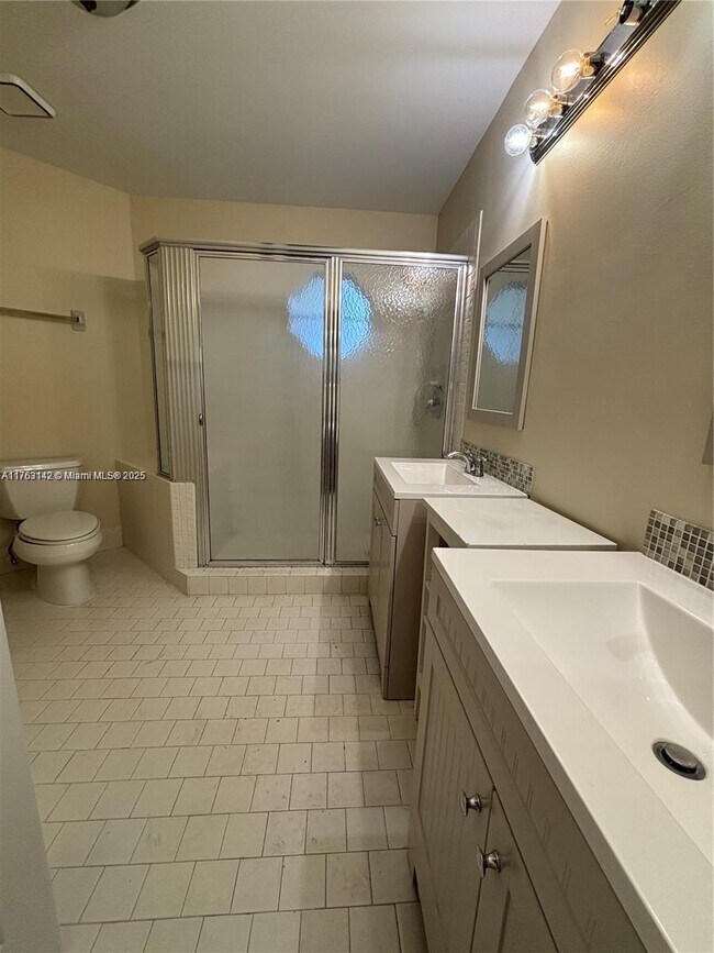 Building Photo - 9366 Arborwood Cir