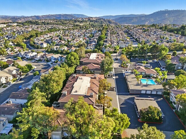 Building Photo - 22681 Oakgrove, 225