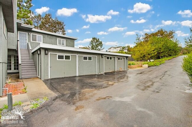 Building Photo - Beautifully Updated 3Bdm 3Ba Unfurnished Home with Views in Cardiff By the Sea!