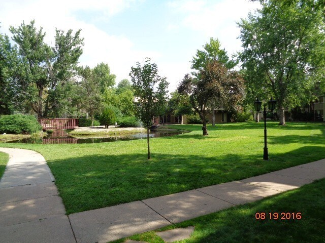 Building Photo - Ground Floor 1 BR/1 BA in Secured Bldg!