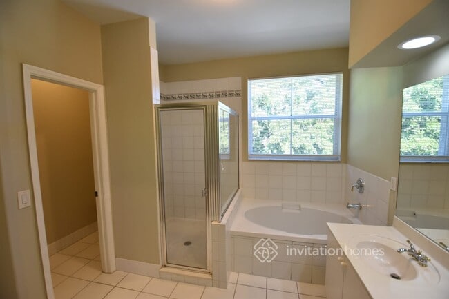 Building Photo - 4891 SW 35th Terrace