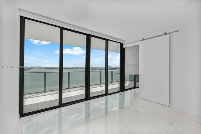 Building Photo - 3131 NE 7th Ave