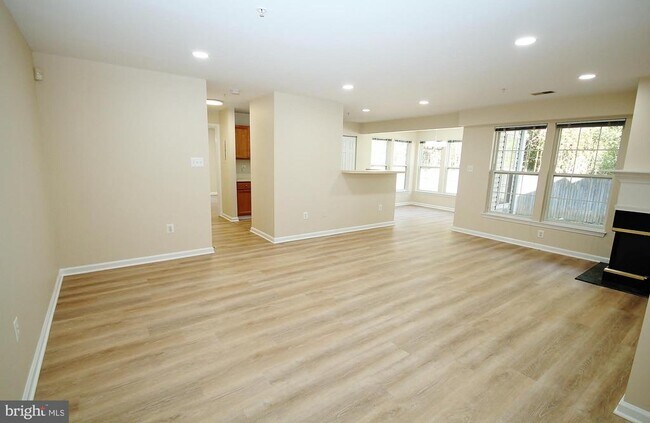 Building Photo - 7532 Coxton Ct