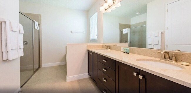 Building Photo - 361 Falls Dr