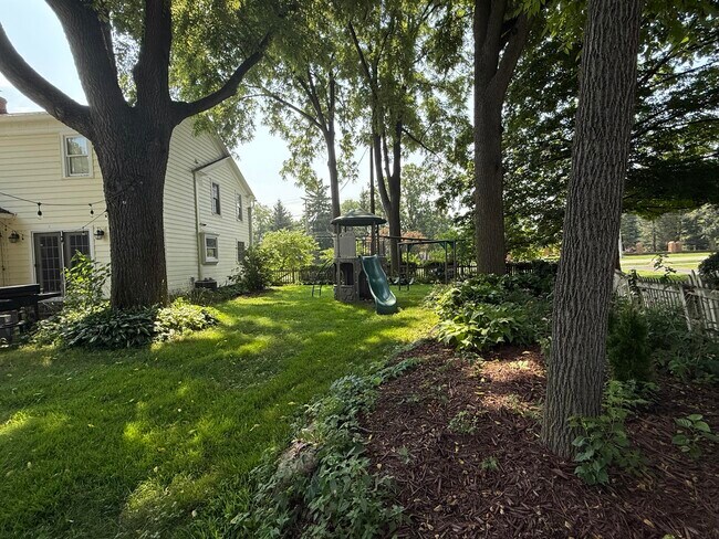 Building Photo - 45800 W Ann Arbor Trail