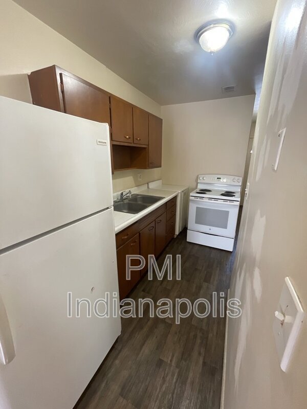 Building Photo - 122 W William Dr
