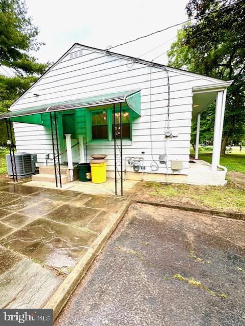 Building Photo - 327 Clarksville Rd