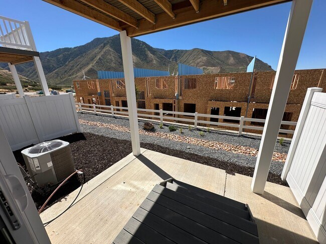 Building Photo - 5280 Acacia Dr