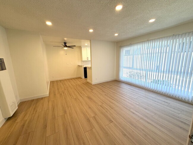 Building Photo - 3317 Keystone Av