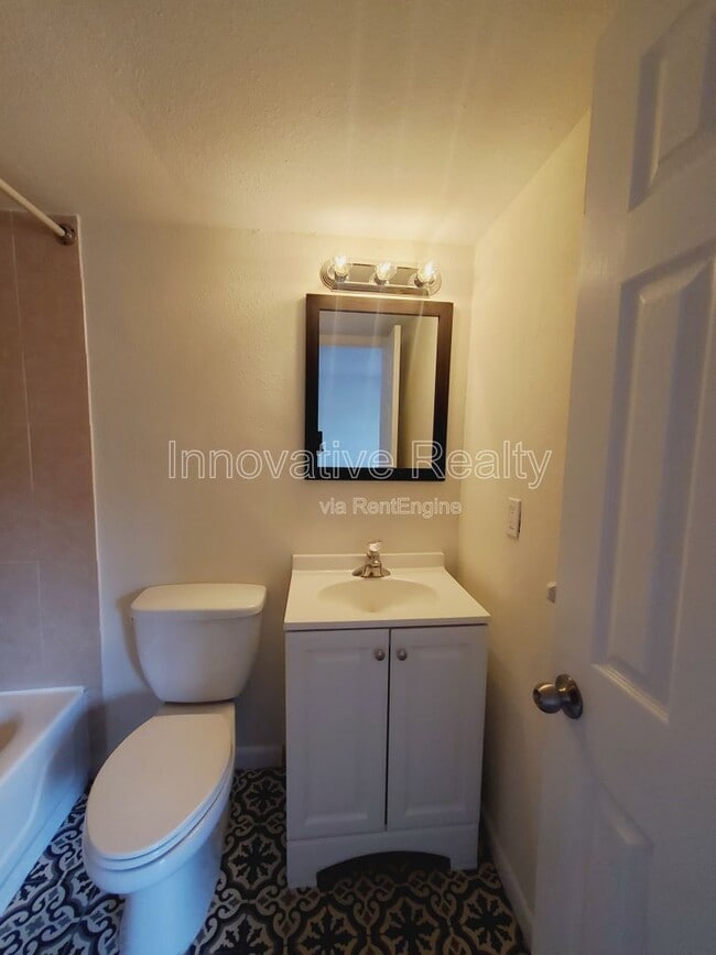 Building Photo - 5264 Davisson Ave