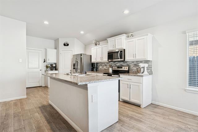 Building Photo - 421 Houndstooth Dr