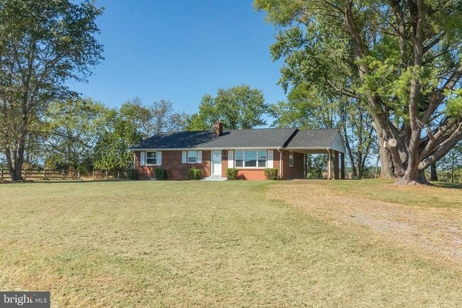 Building Photo - 6470 Rose Hill Dr