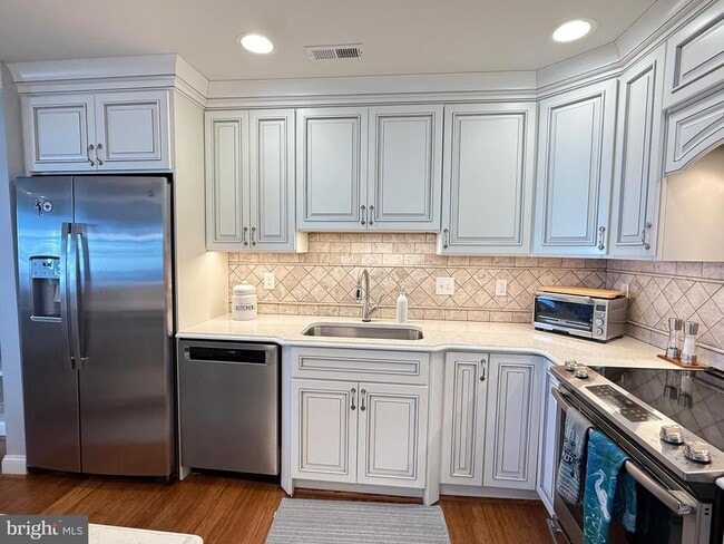 Building Photo - 907 Auckland Way