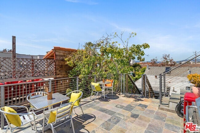 Building Photo - 24 Westminster Ave