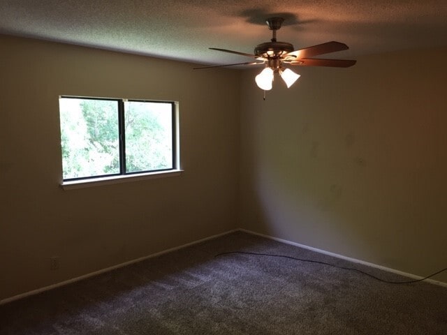 Building Photo - Spacious 4-Bedroom, 2.5-Bath Home with One-Car Garage!