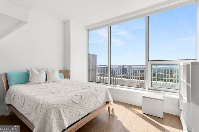 Building Photo - 3338 Peachtree Rd NE