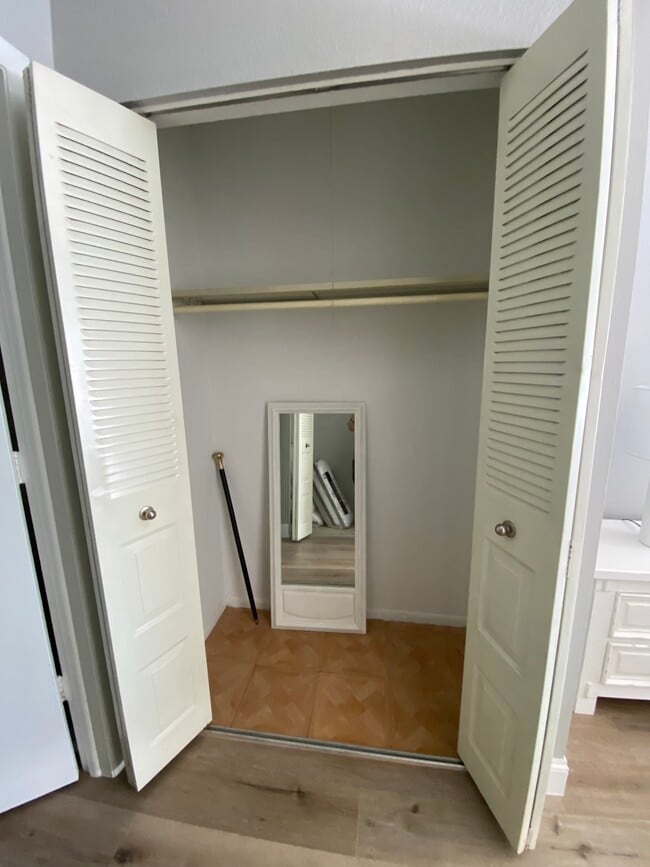 Building Photo - 1781 SE Linpark Ct