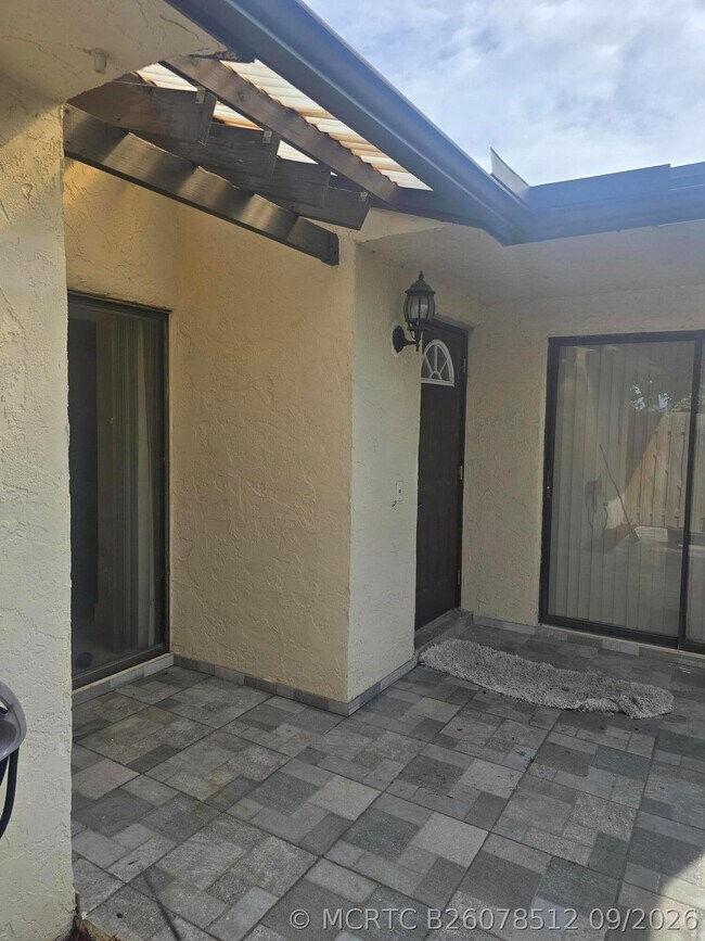 Building Photo - 3801 Waterview Cir