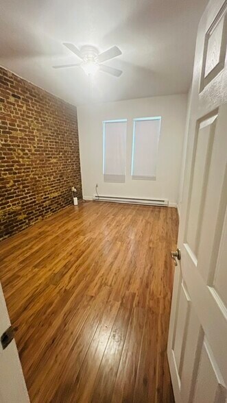 Building Photo - 111 Norway St