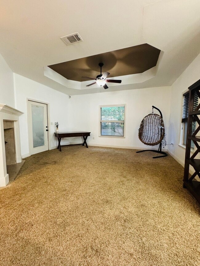 Building Photo - 603 Red Fern Rd
