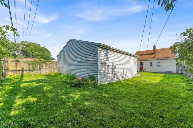 Building Photo - 2411 Brookdale Ave