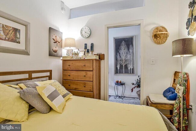 Building Photo - 157 Fleet St