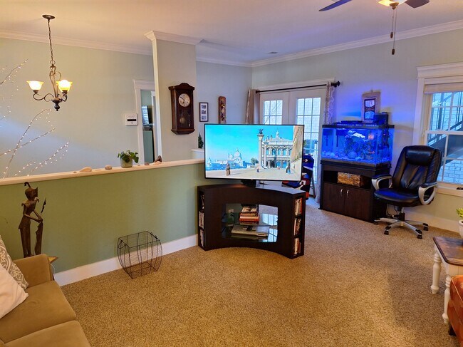 Adjoining upgrades den - 511 Wilcox St