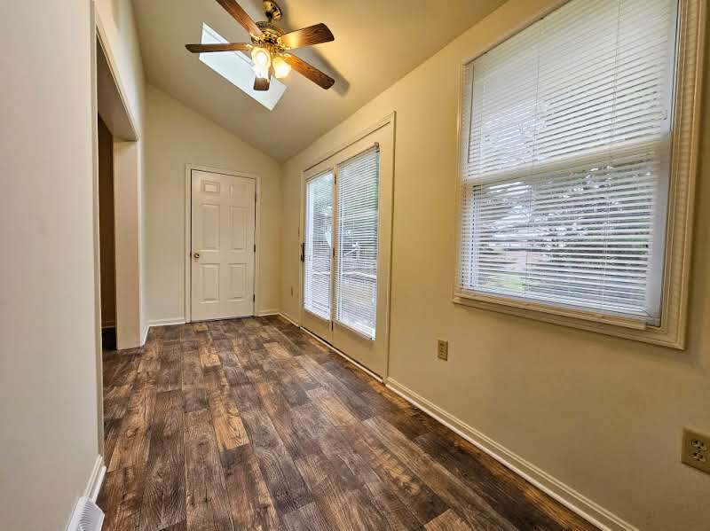 Building Photo - 256 Morgan Dr