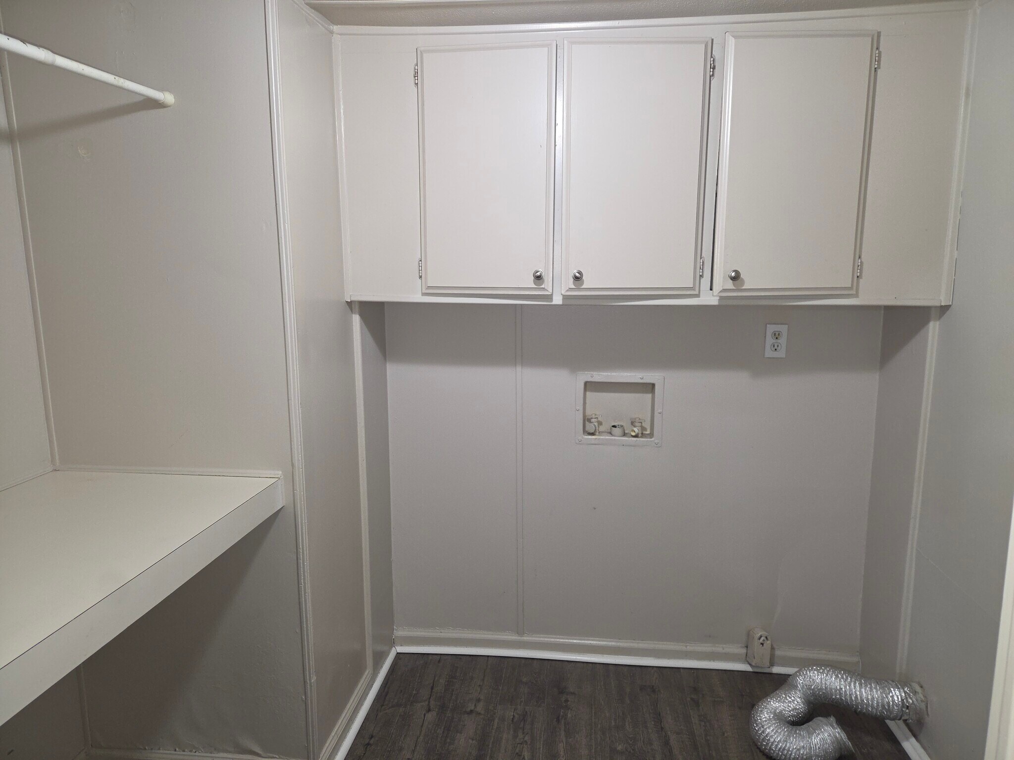 Building Photo - 8047 Mariner St