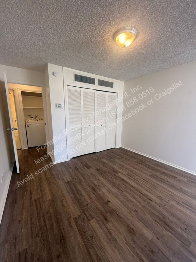 Building Photo - 1561 Kanunu St