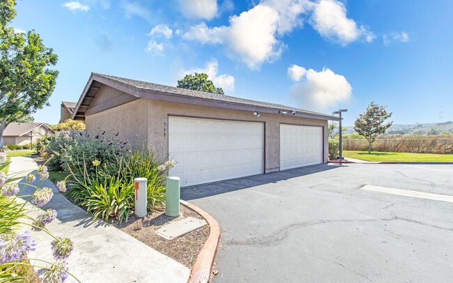 Building Photo - Newly Renovated 4 Bedroom In Oceanside!