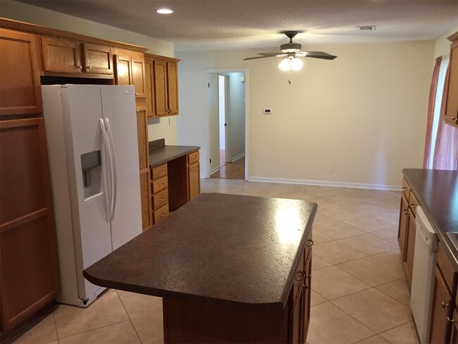 Building Photo - 310 McEwen Dr