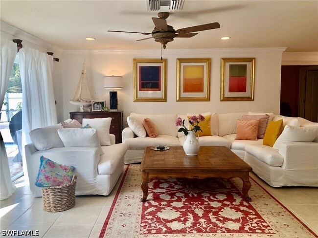 Building Photo - 283 Cypress Way W