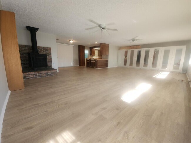 Building Photo - 4136 S Lockwood Ridge Rd