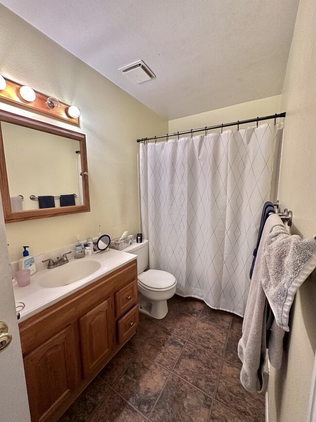 Building Photo - 4107 Hayes Cir