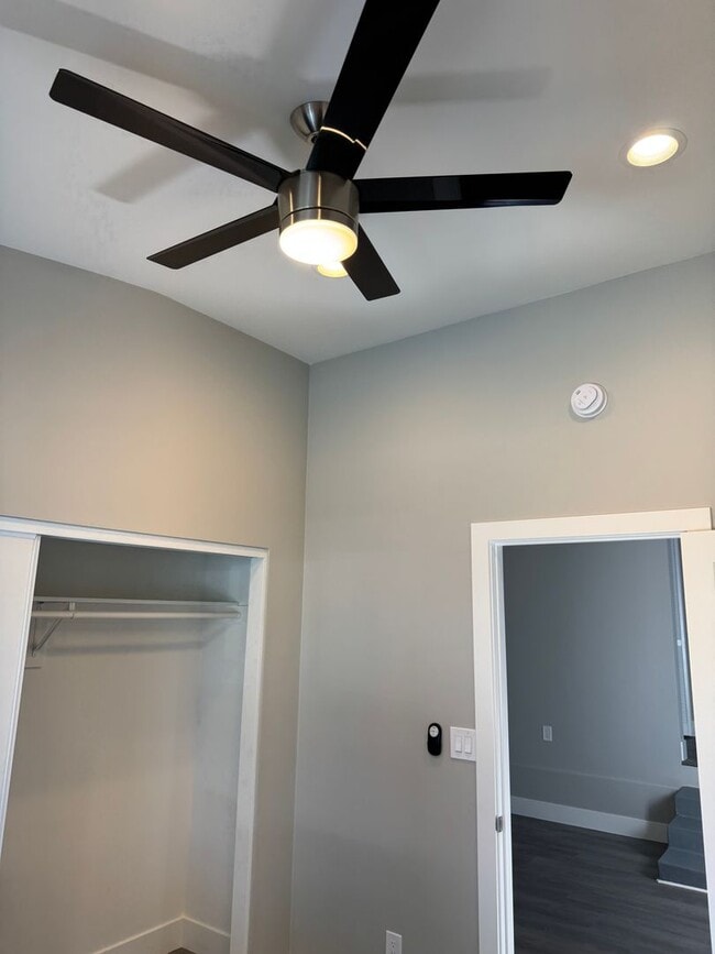 Building Photo - 54TH STREET 2985-2987 #1 FRONT UNITS