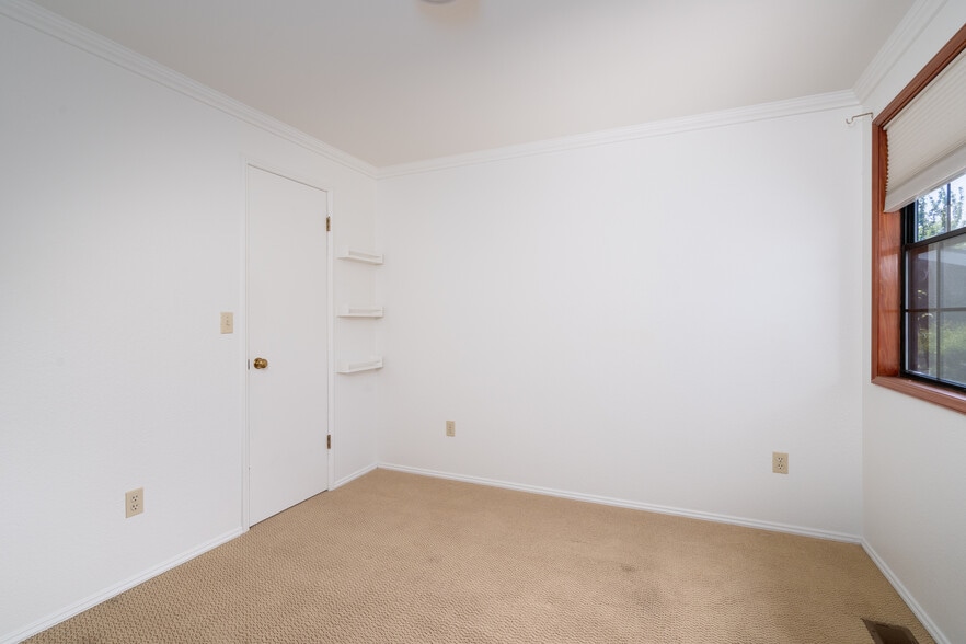 Building Photo - 124 N 39th Pl