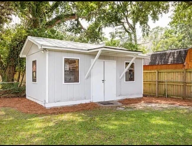 Building Photo - 3 Bedroom 2 Bath House in Memminger Hall - West Ashley