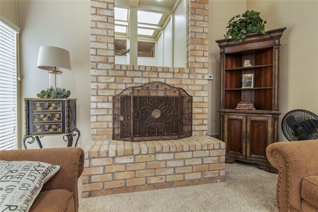Building Photo - 9344 Briar Forest Dr