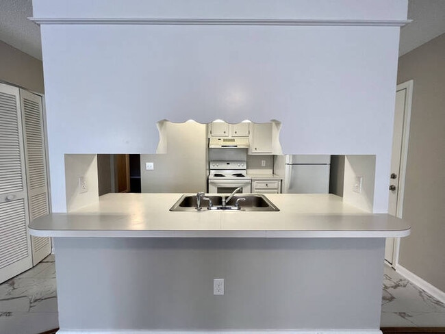 Building Photo - 21A Battery Walk Court