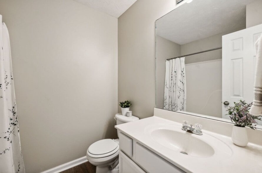 Building Photo - 694 Holland Ridge Dr