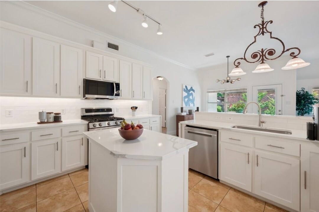 Building Photo - 7428 Boulder Creek Dr